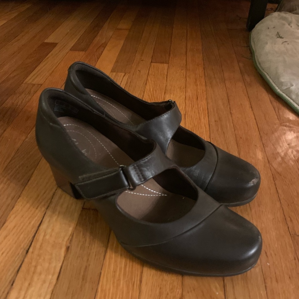 Brown short heel Clark’s heal